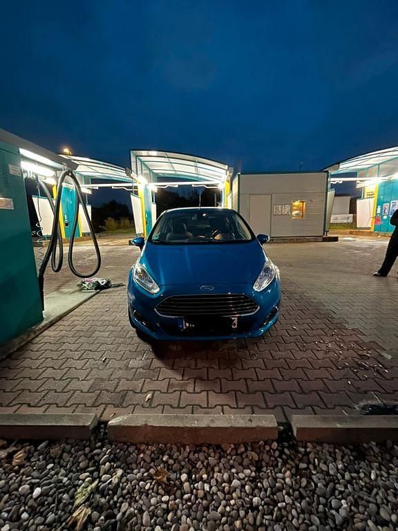 Gebraucht Ford Fiesta SYNC Edition 101 PS (74 kW) 2013 Blau Kleinwagen