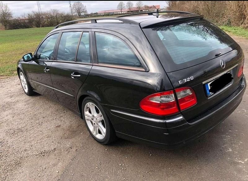 Gebraucht Mercedes E320 Avantgarde 224 PS (164 kW) 2006 Kombi