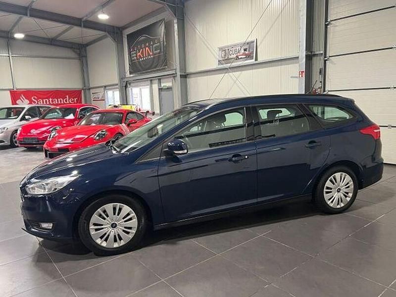 Gebraucht Ford Focus 101 PS (74 kW) 2017 Blau Limousine