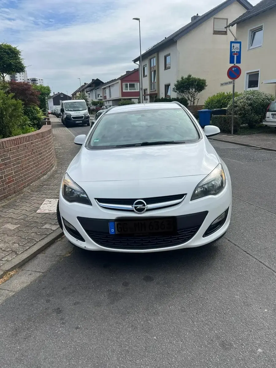 Gebraucht Opel Astra 116 PS (85 kW) 2015 Kombi