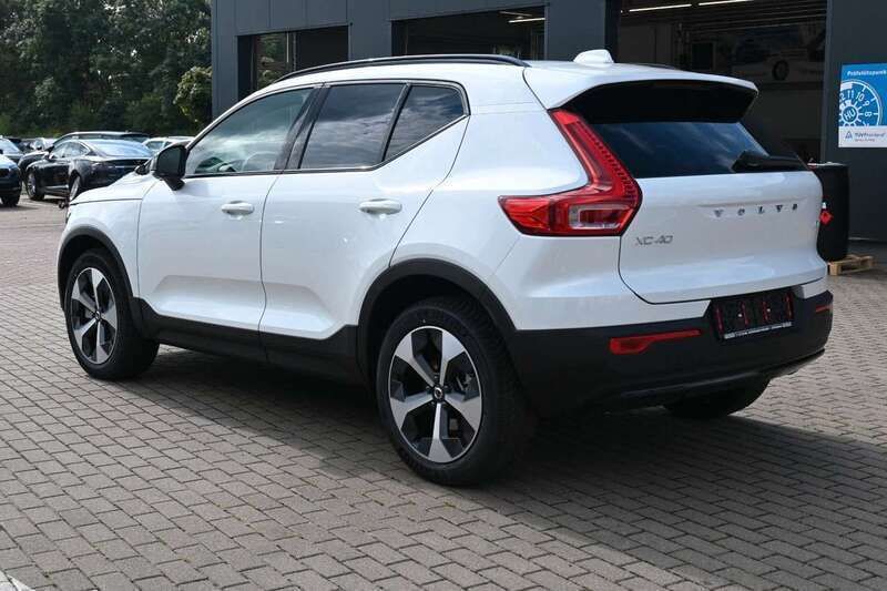 Gebraucht Volvo XC40 Plus 197 PS (144 kW) 2024 Weiß SUV