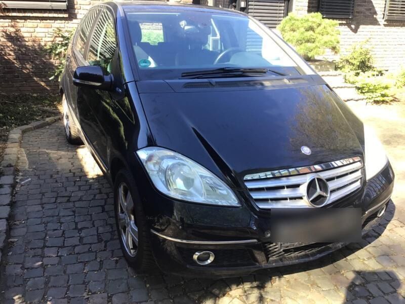 Schwarz Gebraucht 2010 Mercedes A160 Van / Kleinbus | 3.700 € (Fairer Preis) - Bild 1/4