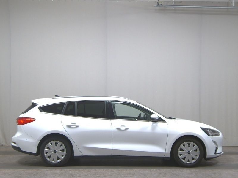 Weiss Gebraucht 2020 Ford Focus Cool & Connect Kombi | 8.790 € (Guter Preis) - Bild 1/4
