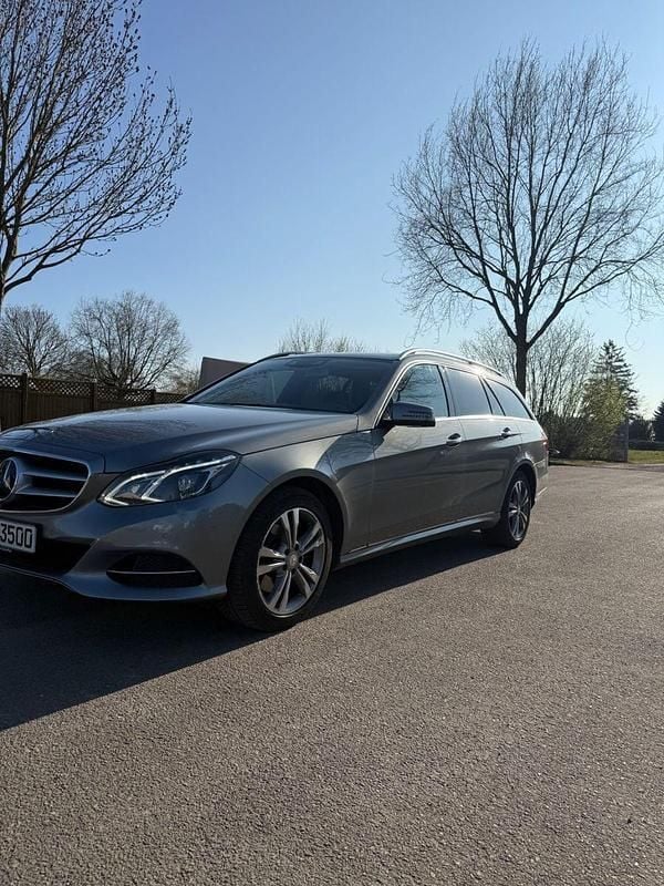 Grau Gebraucht 2014 Mercedes E350 Avantgarde Kombi | 10.900 € (Superpreis) - Bild 1/4