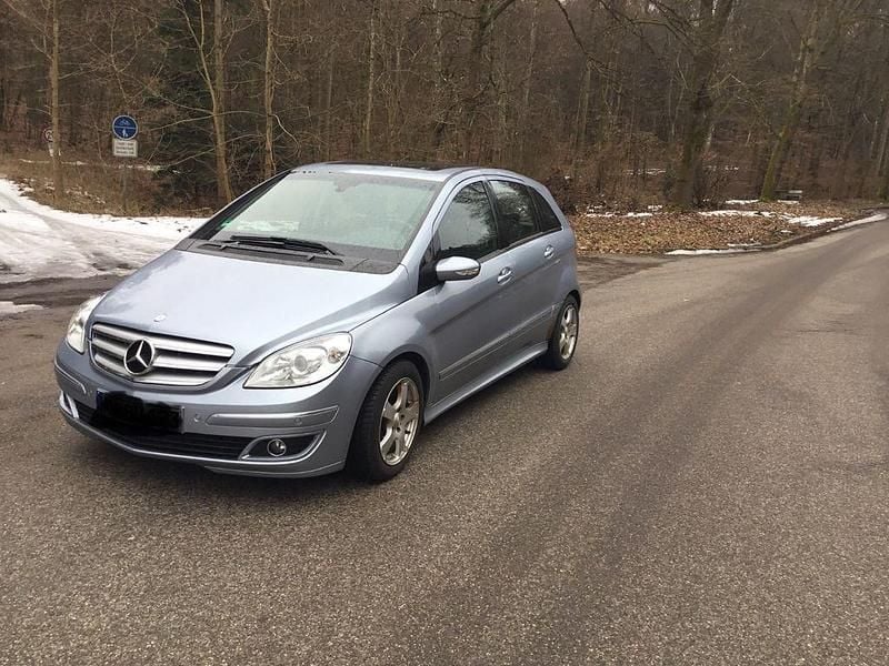 Gebraucht Mercedes B200 140 PS (102 kW) 2006 Blau Van / Kleinbus