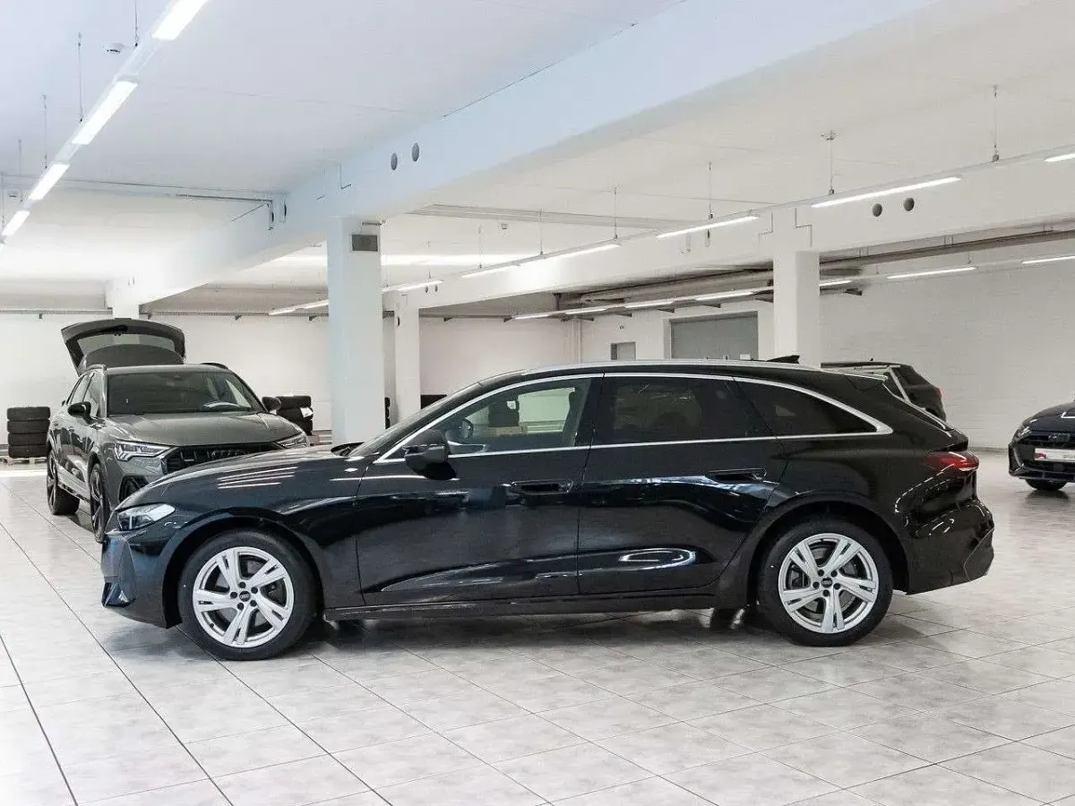 Gebraucht Audi A5 Sport 204 PS (150 kW) 2025 Mythosschwarz metallic Kombi