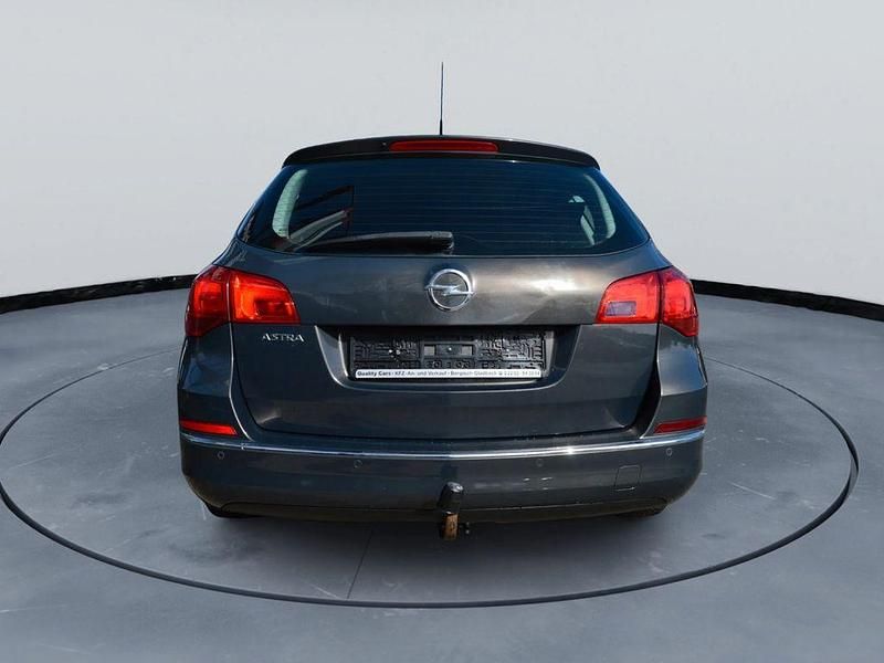 Gebraucht Opel Astra Edition 116 PS (85 kW) 2013 Grau Kombi