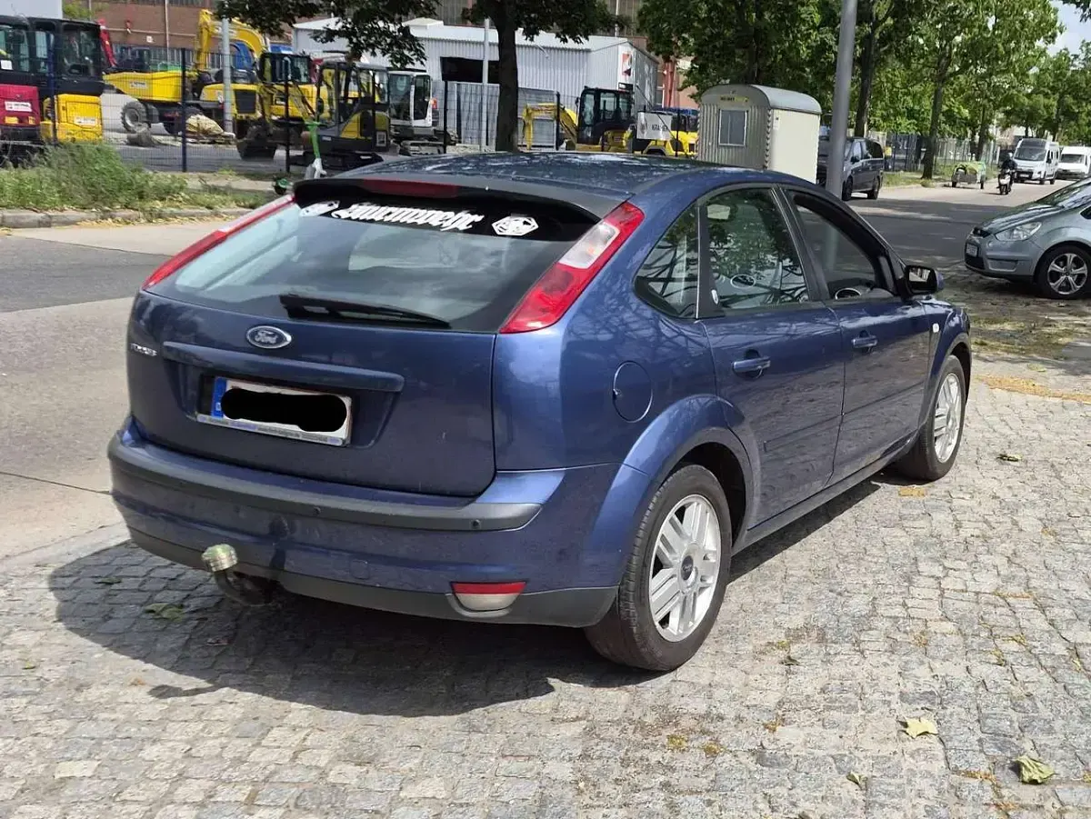 Gebraucht Ford Focus Ghia 116 PS (85 kW) 2005 Blau Limousine