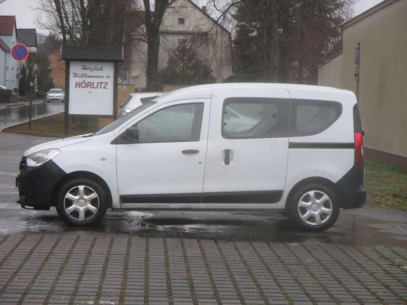 Gebraucht Dacia Dokker Ambiance 83 PS (61 kW) 2014 Gletscherweiss Van / Kleinbus
