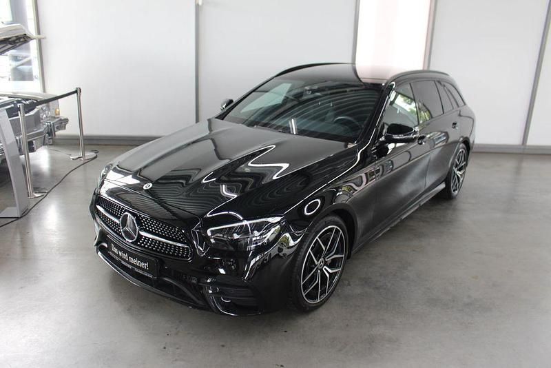 Gebraucht Mercedes E200 AMG 197 PS (144 kW) 2022 Schwarz , metalliclack obsidianschwarz Limousine
