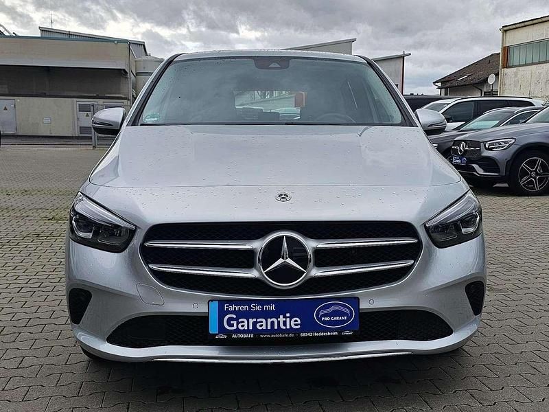 Gebraucht Mercedes B250e 160 PS (117 kW) 2022 Iridiumsilber Van / Kleinbus