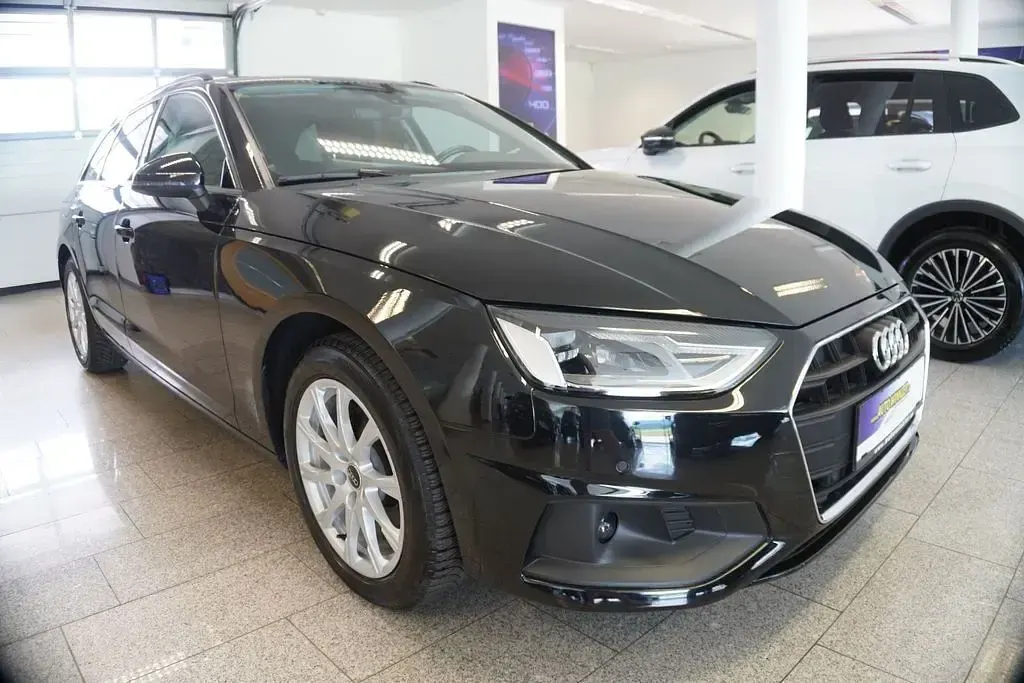 Gebraucht Audi A4 Sport 150 PS (110 kW) 2022 Schwarz Kombi