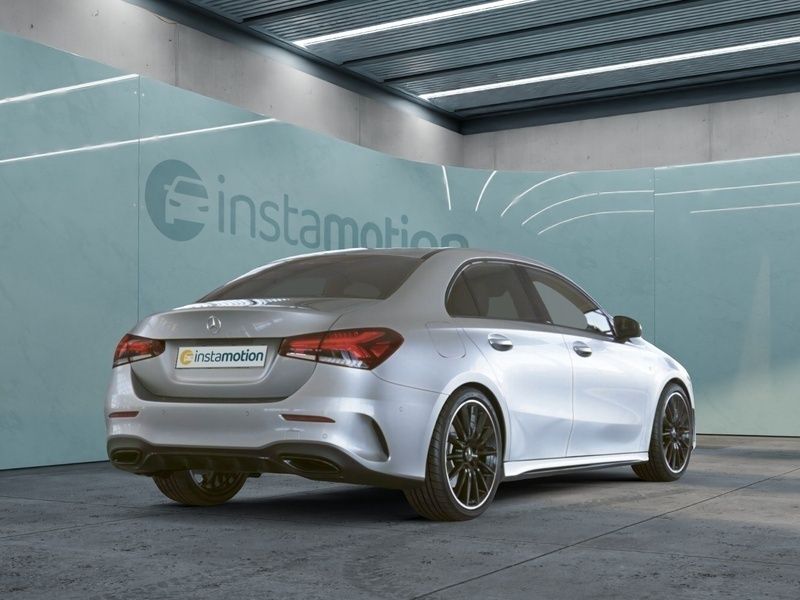 Silber Gebraucht 2021 Mercedes A250 AMG Limousine | 33.648 € - Bild 1/2