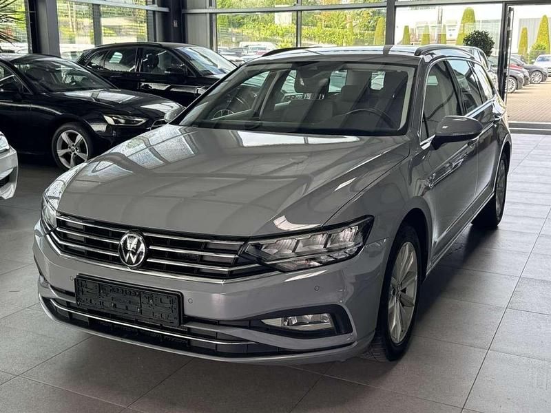 Moonstone gray Gebraucht 2023 VW Passat Kombi | 24.990 € (Fairer Preis) - Bild 1/1