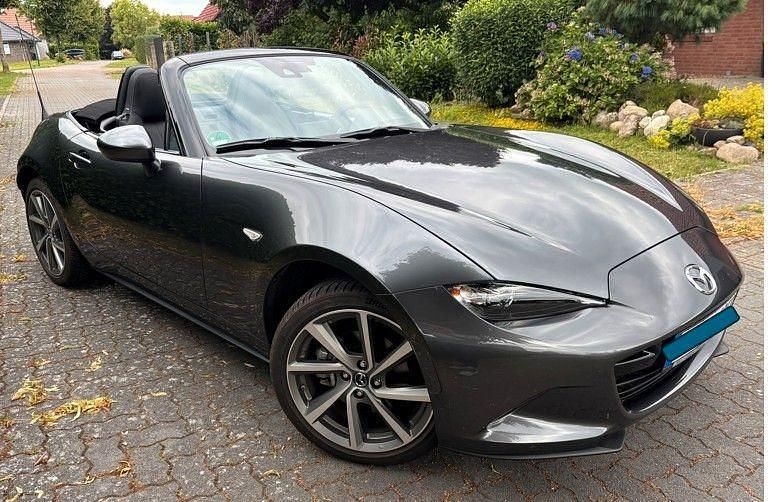 Grau Gebraucht 2021 Mazda MX5 Cabrio | 25.900 € (Guter Preis) - Bild 1/4