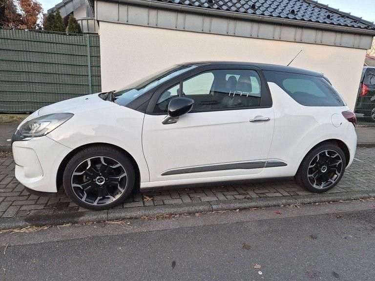 Gebraucht Citroën DS3 Sport Chic 131 PS (96 kW) 2016 Weiß Kleinwagen