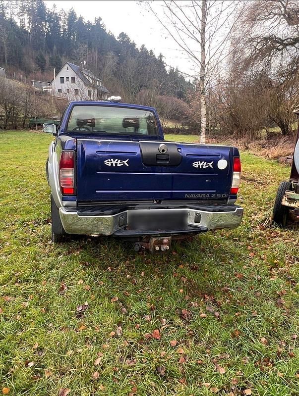 Gebraucht Nissan Navara 134 PS (98 kW) 2004 Blau Pickup
