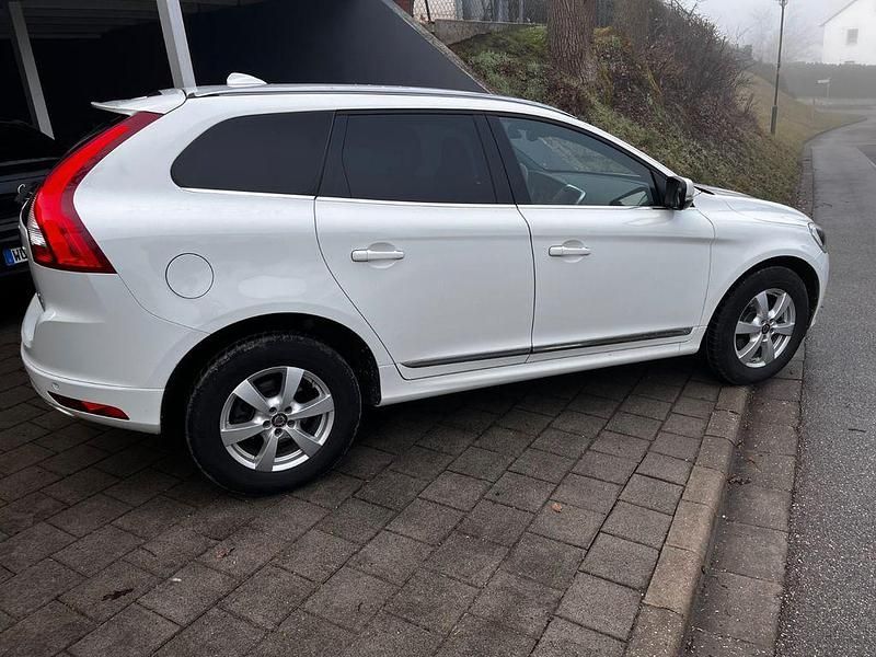 Gebraucht Volvo XC60 Summum 190 PS (139 kW) 2016 Weiß SUV
