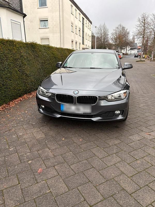 Andere farben Gebraucht 2012 BMW 320 Limousine | 9.950 € (Superpreis) - Bild 1/4