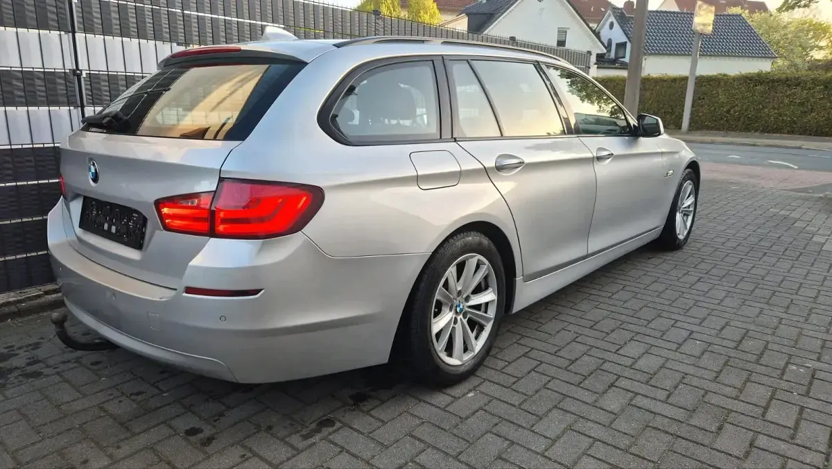 Gebraucht BMW 520 Shadowline 184 PS (135 kW) 2011 Silber Kombi