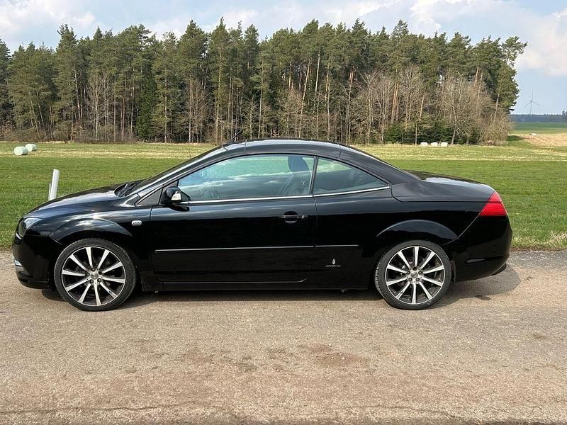 Gebraucht Ford Focus Cabriolet Titanium 145 PS (106 kW) 2007 Schwarz Cabrio