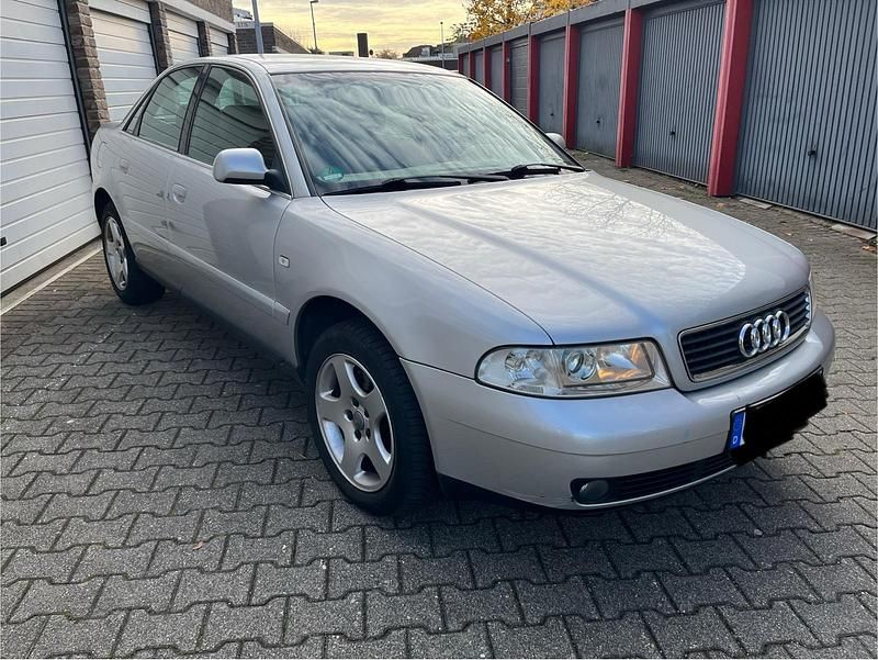 Silber Gebraucht 1999 Audi A4 Limousine | 1.999 € (Guter Preis) - Bild 1/4
