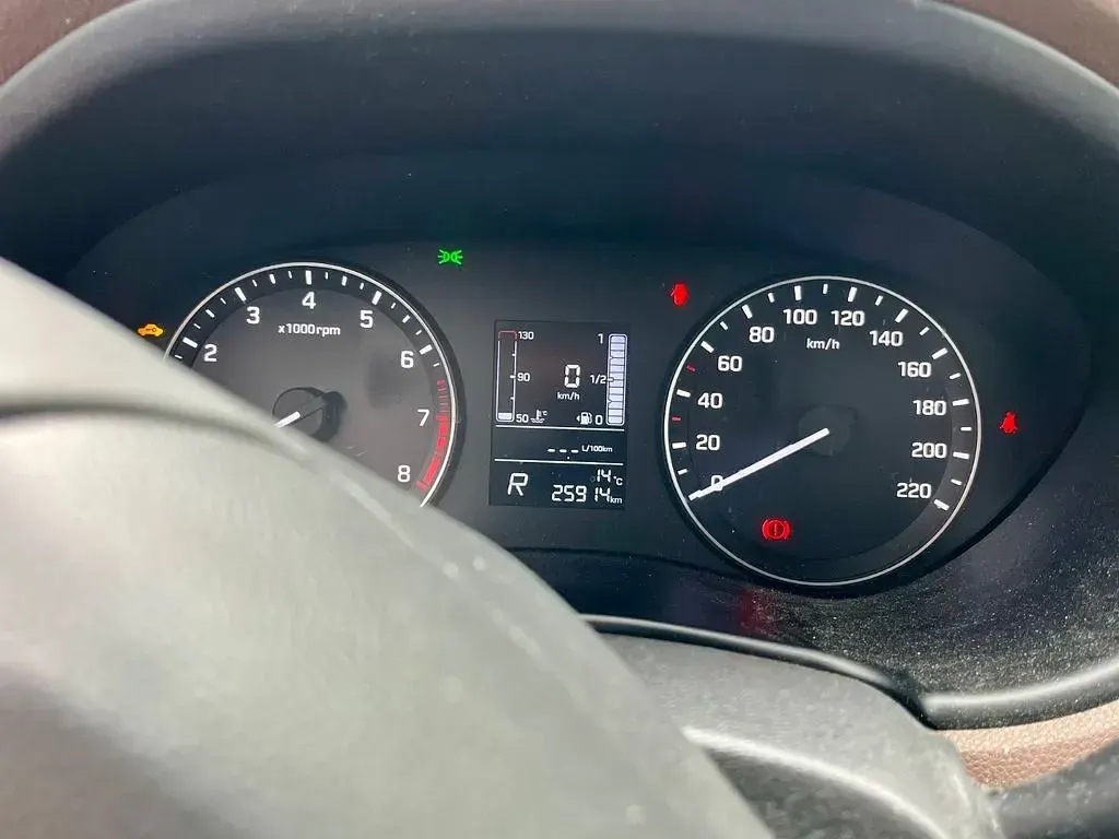 Gebraucht Hyundai i20 Trend 101 PS (74 kW) 2016 Grau Kleinwagen