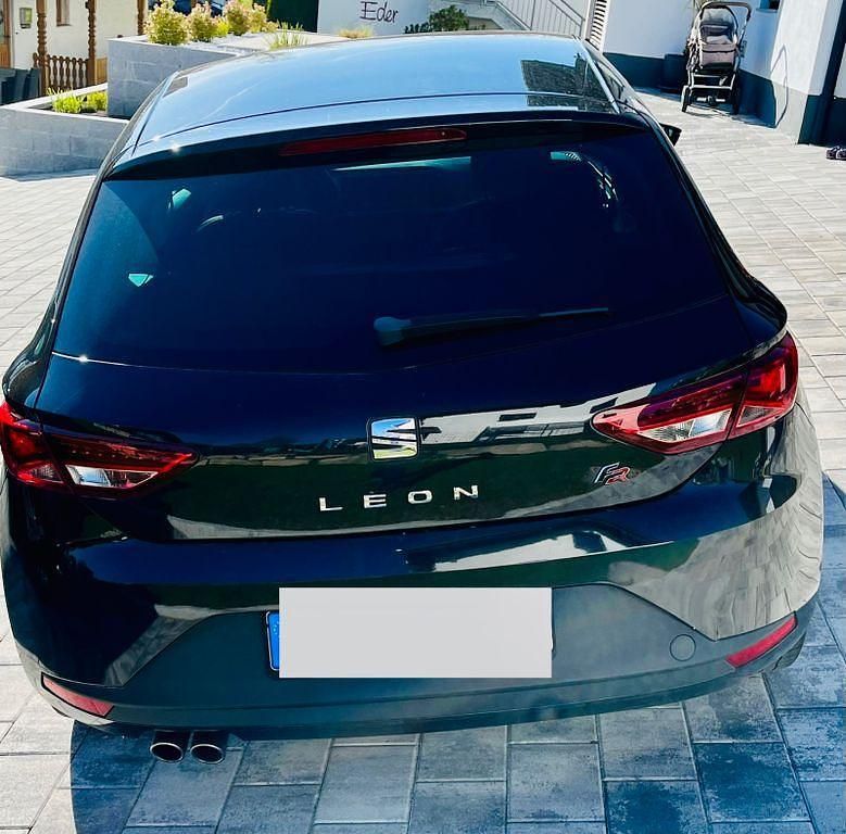 Second-hand Seat Leon FR 150 CP (110 kW) 2014 Negru Berlinǎ