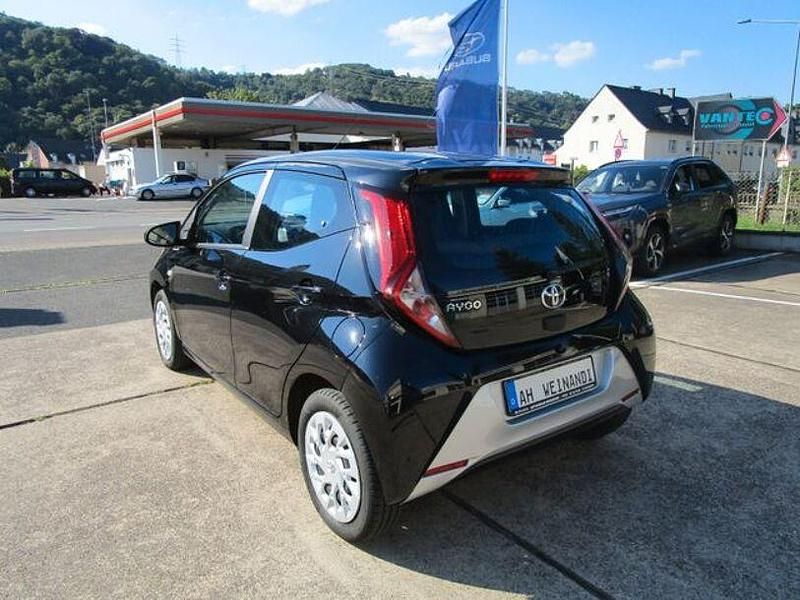 Gebraucht Toyota Aygo X-play 112 PS (82 kW) 2021 Schwarz Kleinwagen