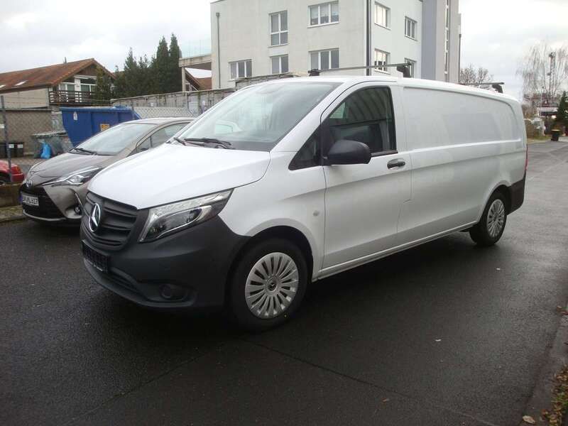 Arktikweiss Gebraucht 2021 Mercedes Vito Van / Kleinbus | 36.950 € (Superpreis) - Bild 1/4