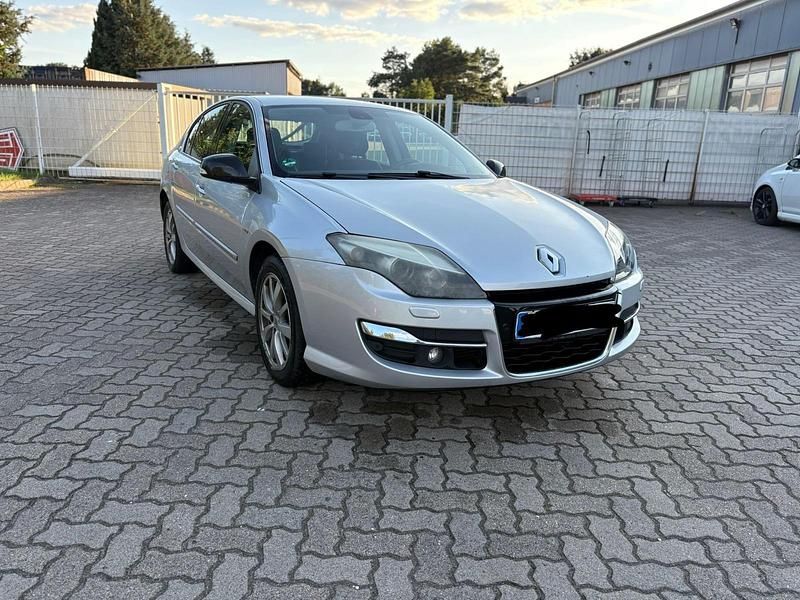 Silber Gebraucht 2012 Renault Laguna III Bose Edition Limousine | 3.600 € (Fairer Preis) - Bild 1/4