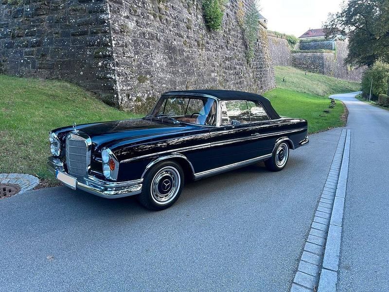 Schwarz Gebraucht 1963 Mercedes 300 SE Cabrio | 180.000 € - Bild 1/4