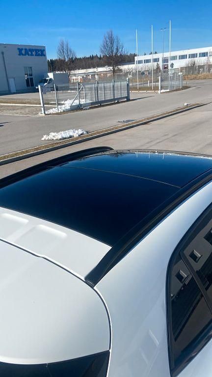 Gebraucht Mercedes GLA200 AMG line 136 PS (100 kW) 2018 Weiß SUV