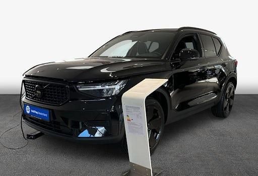 Neu Volvo XC40 Plus 197 PS (144 kW) 2025 Schwarz SUV