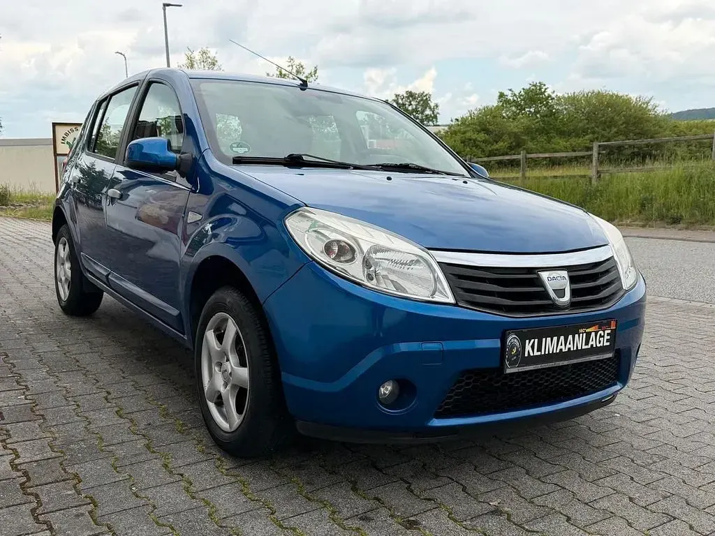 Gebraucht Dacia Sandero Lauréate 75 PS (55 kW) 2010 Blau Limousine
