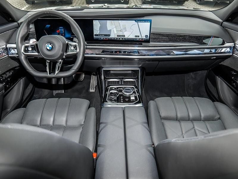 Gebraucht BMW 740 M Sport 286 PS (210 kW) 2025 Schwarz Limousine