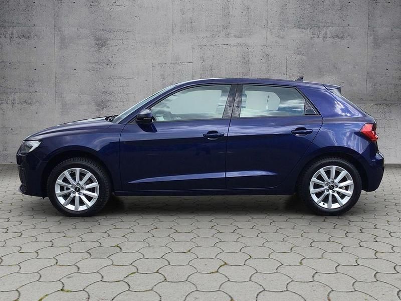 Neu Audi A1 Sportback Advanced Plus 95 PS (69 kW) 2025 Navarrablau metallic Kleinwagen