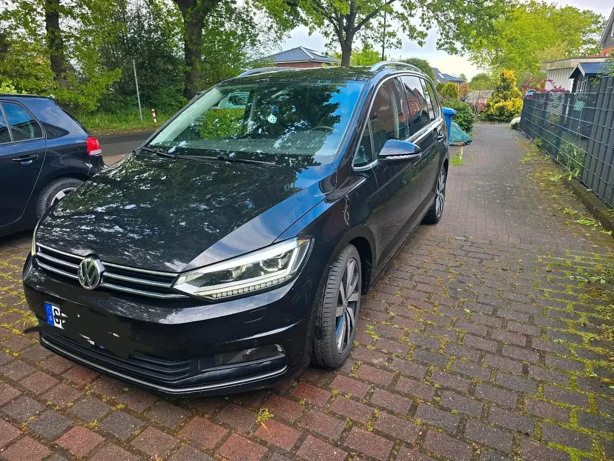 Gebraucht VW Touran Highline 150 PS (110 kW) 2020 Schwarz Van / Kleinbus