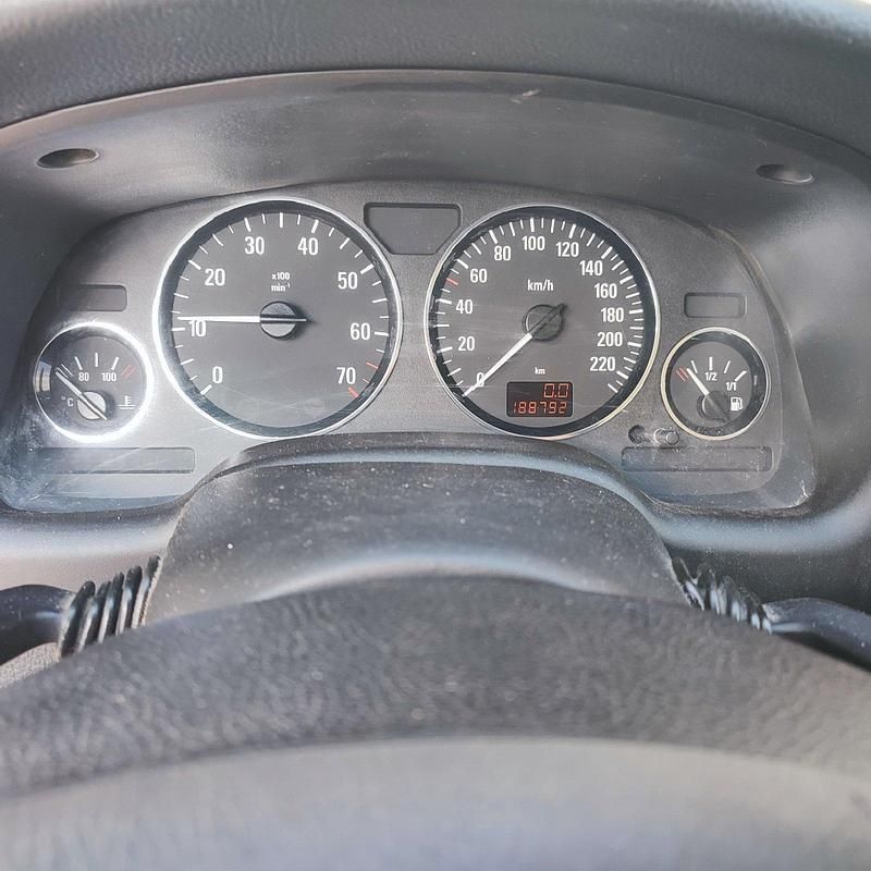 Gebraucht Opel Astra 104 PS (76 kW) 2004 Silber Limousine