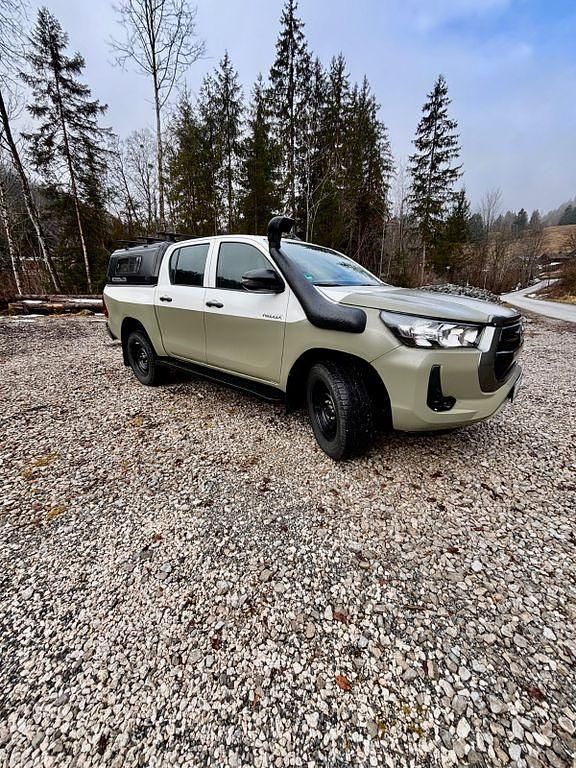 Gebraucht Toyota HiLux 150 PS (110 kW) 2022 Weiß Abholung