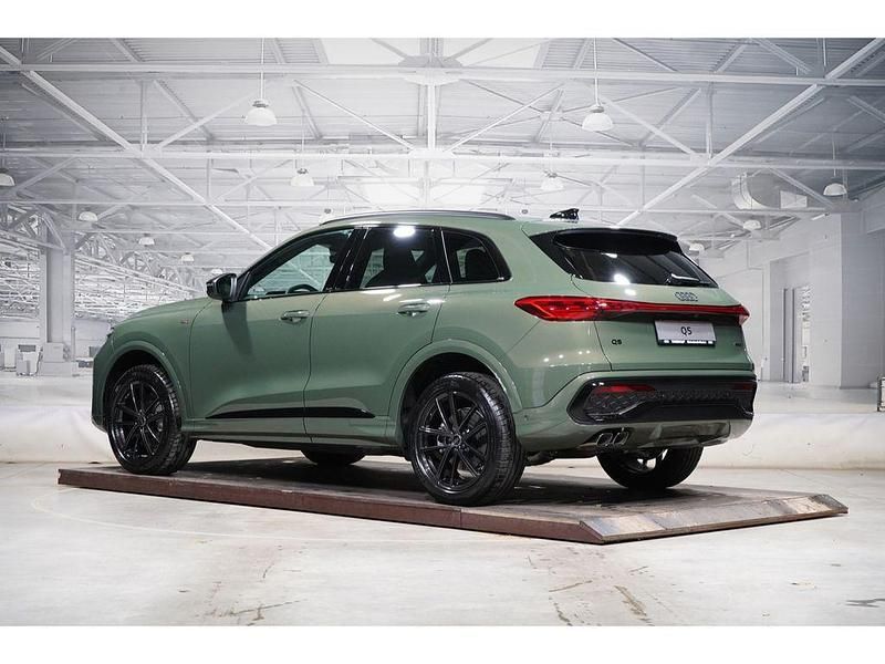 Neu Audi Q5 Sport 204 PS (150 kW) 2025 Distriktgrün metallic SUV