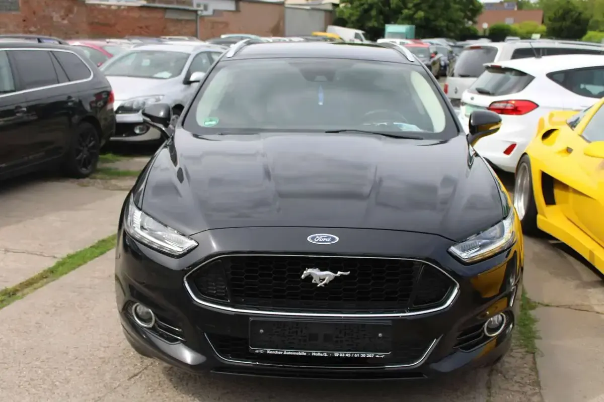 Gebraucht Ford Mondeo Titanium 179 PS (131 kW) 2017 Iridiumschwarz metallic Kombi