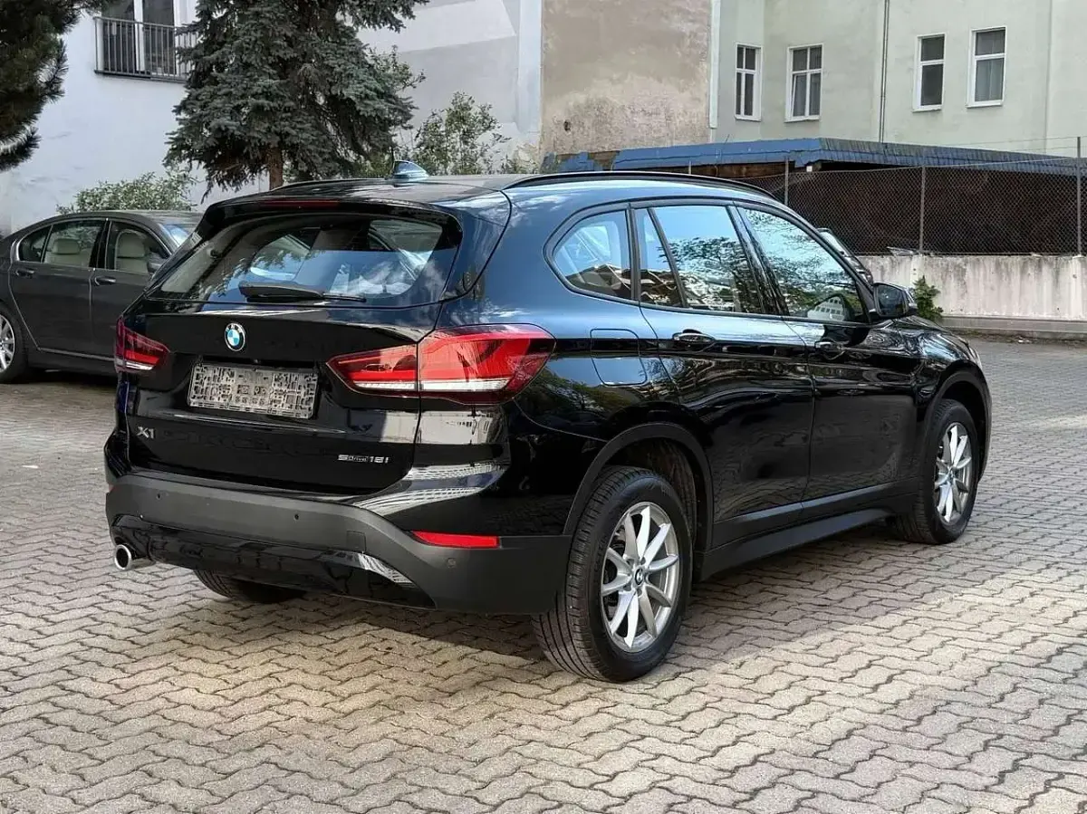 Gebraucht BMW X1 136 PS (100 kW) 2021 Schwarz SUV
