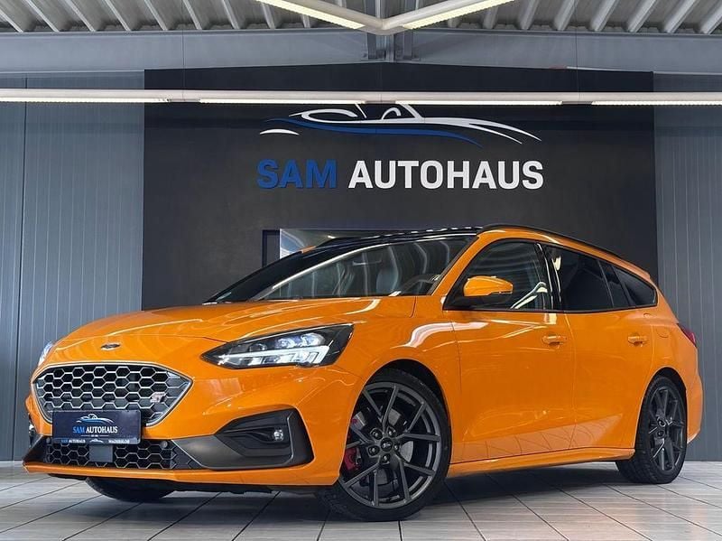 Orange Gebraucht 2021 Ford Focus ST Limousine | 19.900 € (Guter Preis) - Bild 1/4
