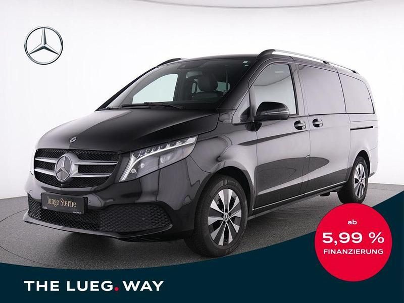 Schwarz Gebraucht 2024 Mercedes V300 Van / Kleinbus | 69.985 € (Guter Preis) - Bild 1/4