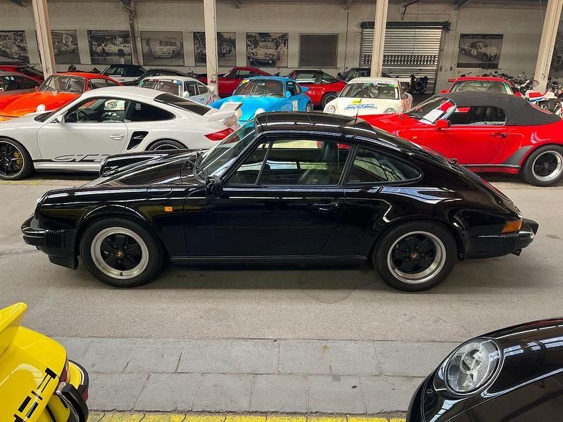 Second-hand Porsche 930 231 CP (169 kW) 1989 Negru
