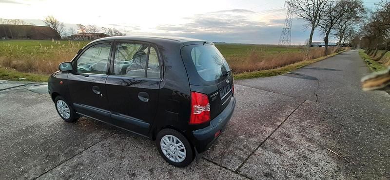 Gebraucht Hyundai Atos 63 PS (46 kW) 2007 Schwarz Kleinwagen