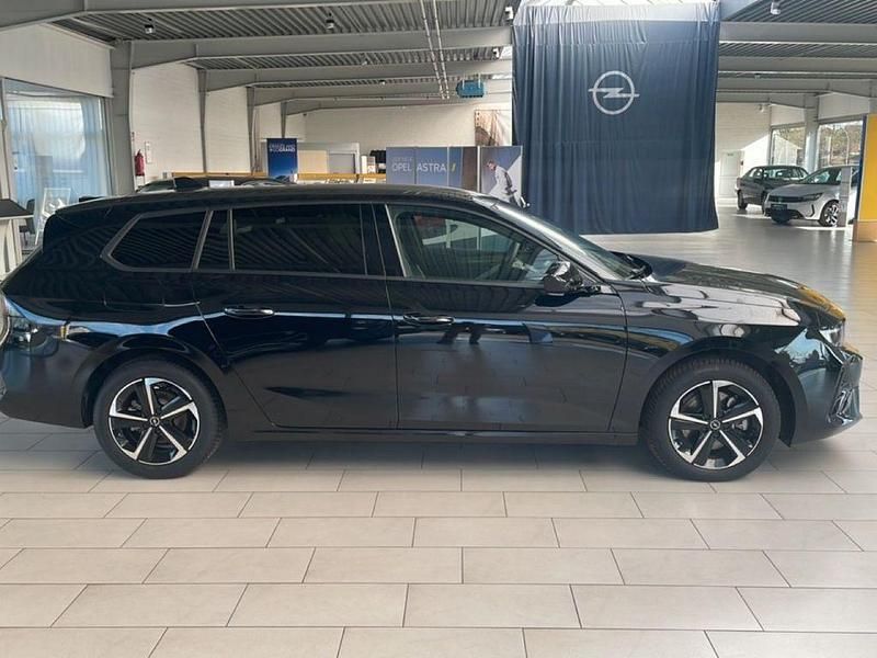 Gebraucht Opel Astra 131 PS (96 kW) 2024 Schwarz Kombi