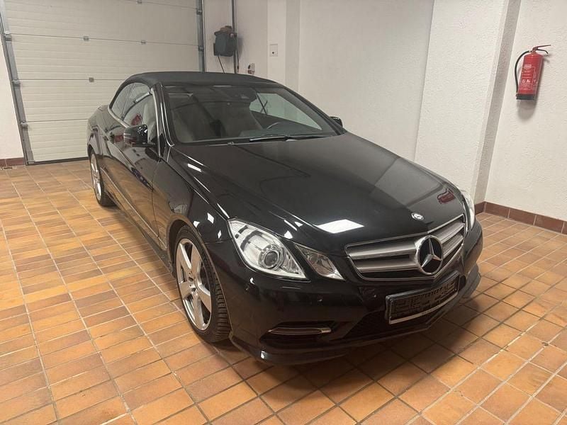 Schwarz Gebraucht 2013 Mercedes E200 Cabrio | 13.900 € (Superpreis) - Bild 1/4