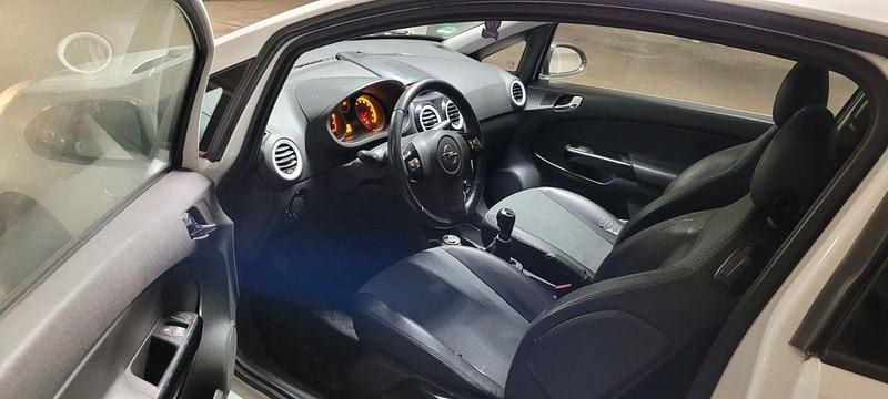 Second-hand Opel Corsa Sport 80 CP (58 kW) 2009 Alb Hatchback